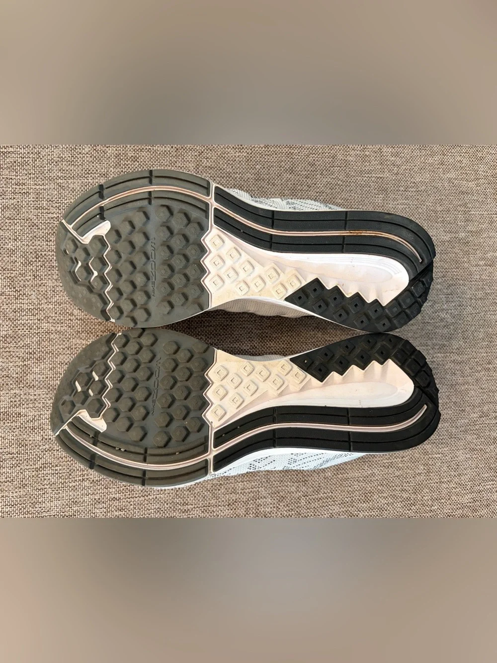 Nike Air Zoom Elite 8 Women's Running Shoes White Gray Black Sneakers Size 8‎